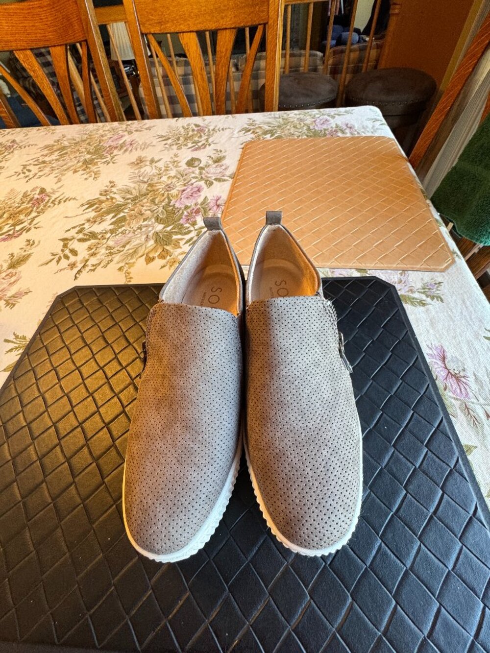 Woman's Soul Naturalizer Slip On with Zipper Sneaker Grey 8W